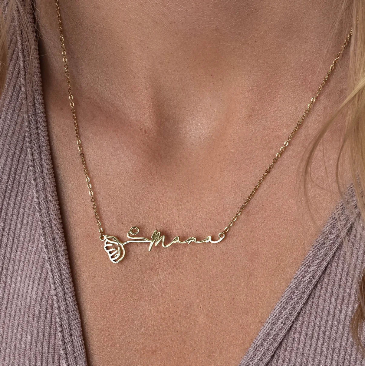 Personlig halskæde med fødselsblomst og navn