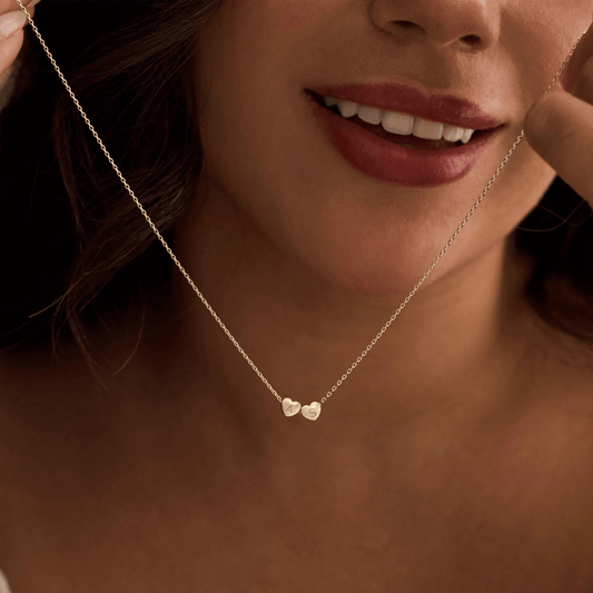 Personlig halskæde med hjerte og initialer