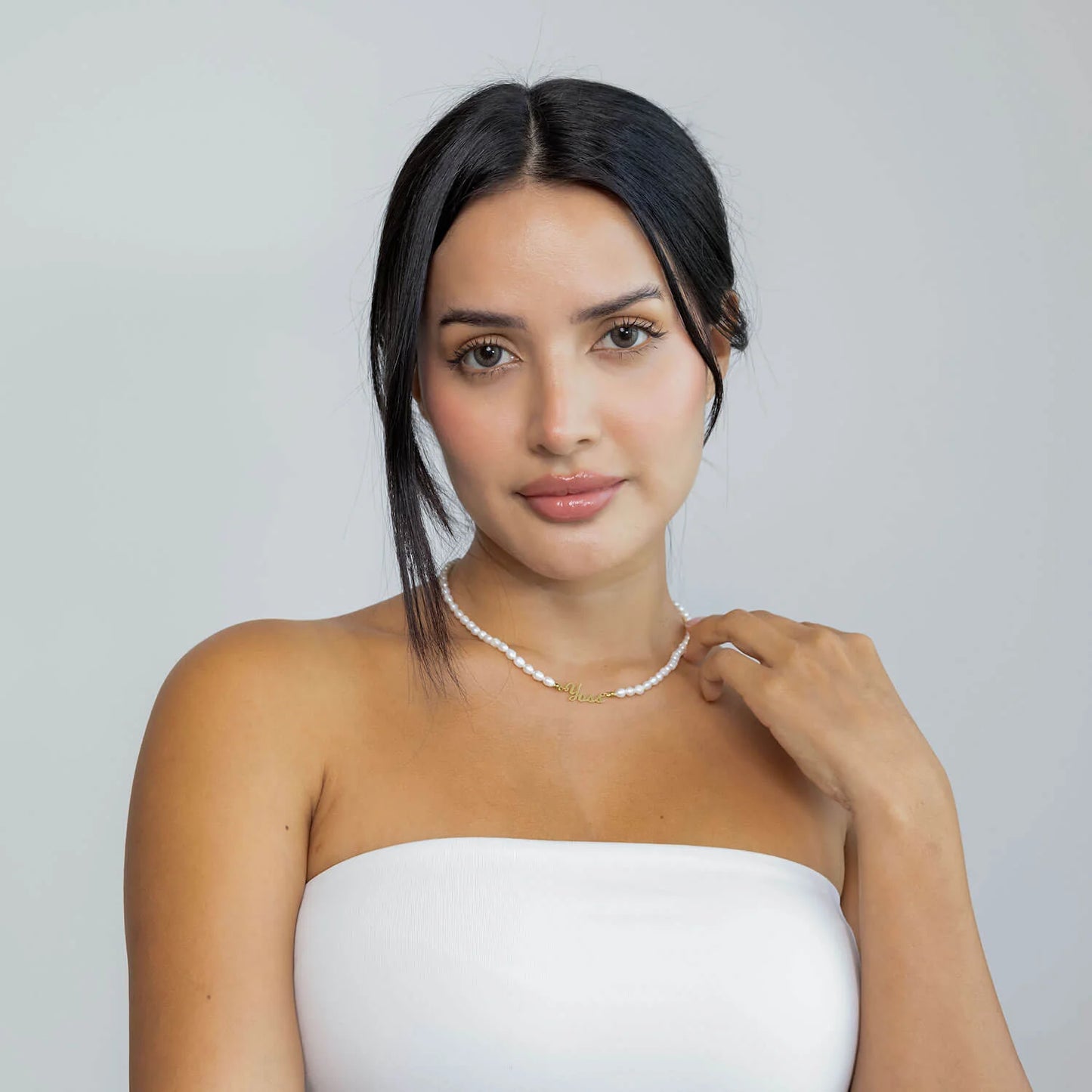 Personlig perlehalskæde med navn