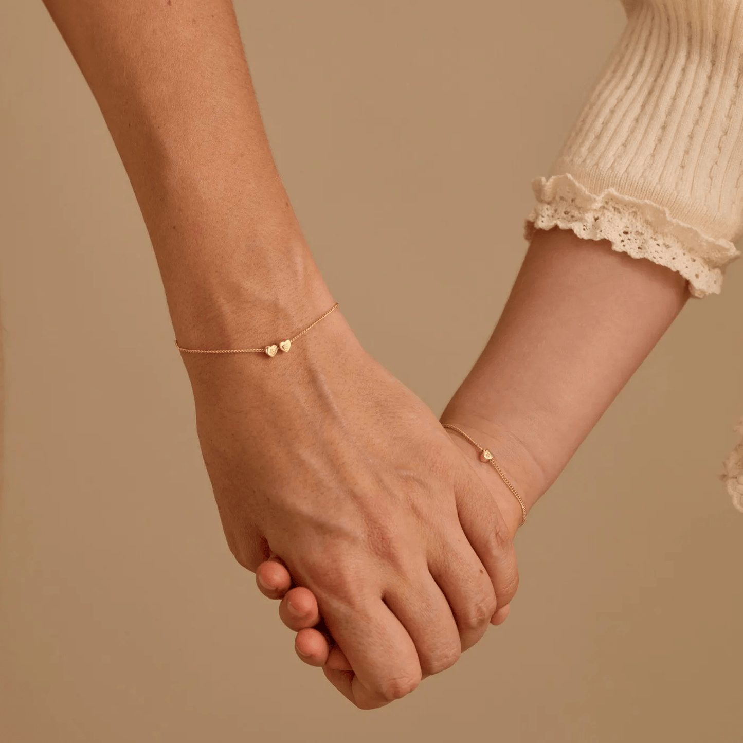 Personligt armbånd med hjerte og initialer