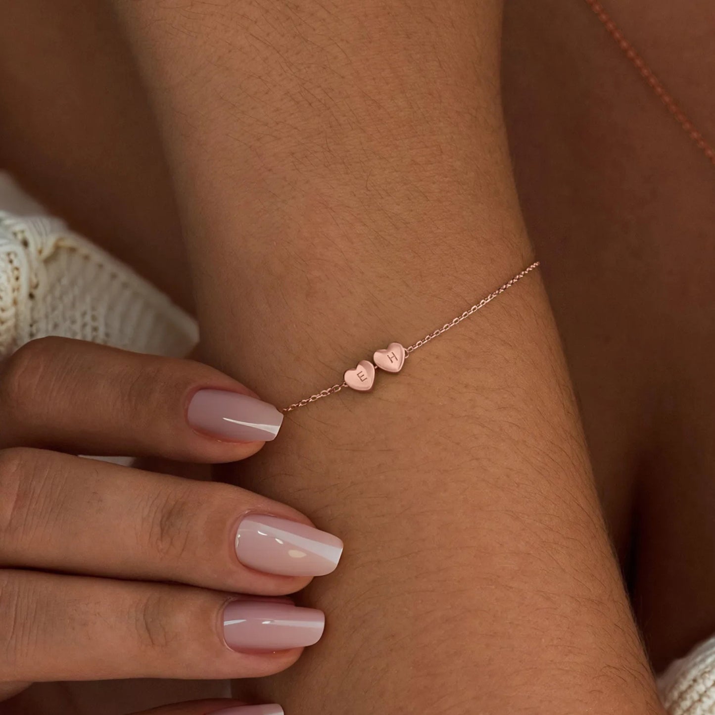 Personligt armbånd med hjerte og initialer