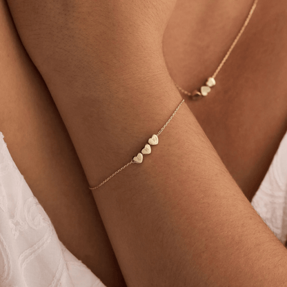 Personligt armbånd med hjerte og initialer